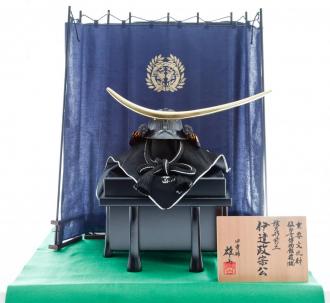 仙台市博物館所蔵・重要文化財
黒漆五枚胴具足の兜模写